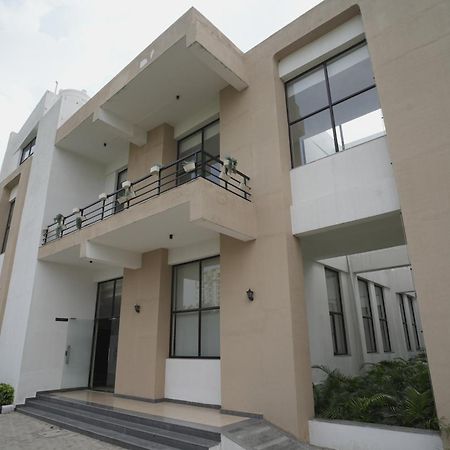 Отель Tdi Club Retreat Sector-110 Mohali Экстерьер фото
