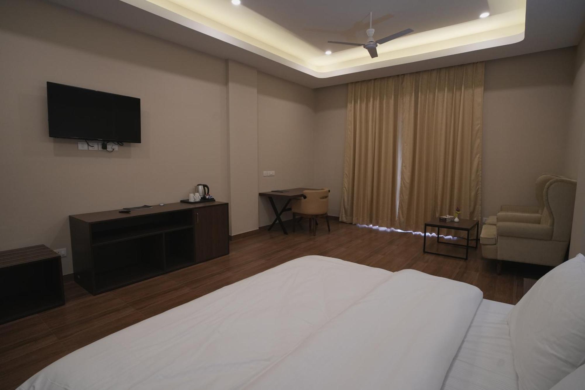 Отель Tdi Club Retreat Sector-110 Mohali Экстерьер фото