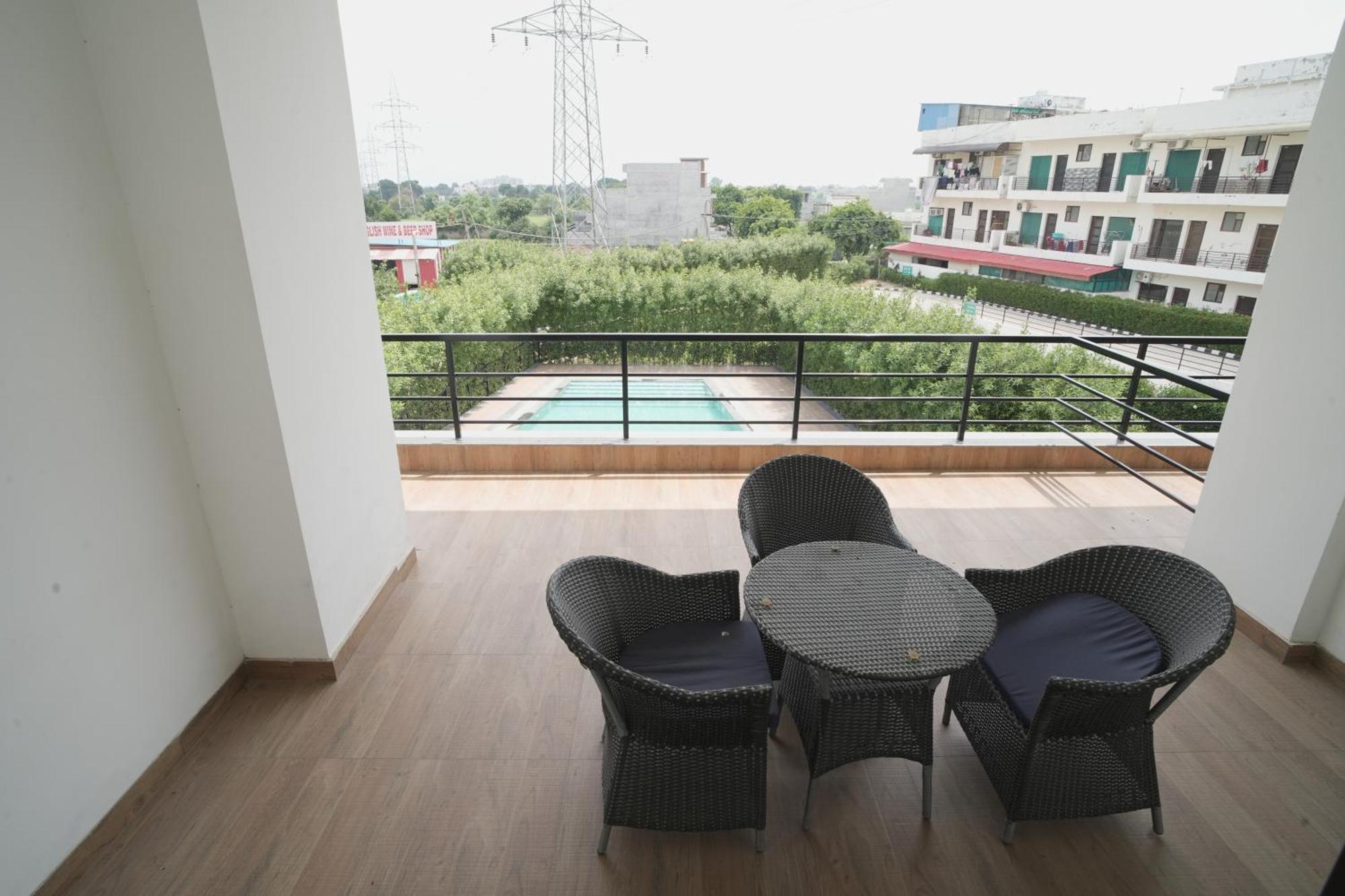 Отель Tdi Club Retreat Sector-110 Mohali Экстерьер фото